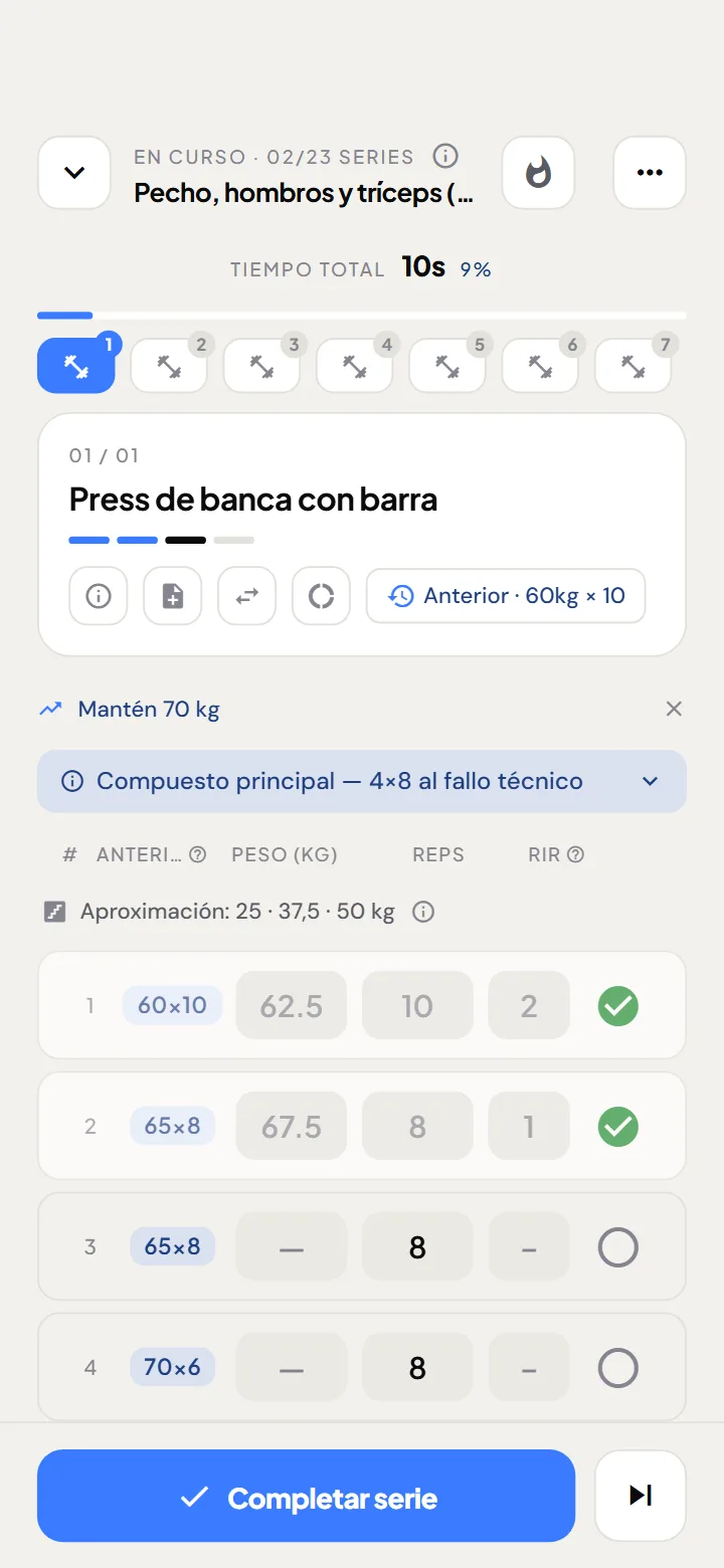 Entrenamiento en curso: serie anterior, series de aproximación, peso, repeticiones y RIR